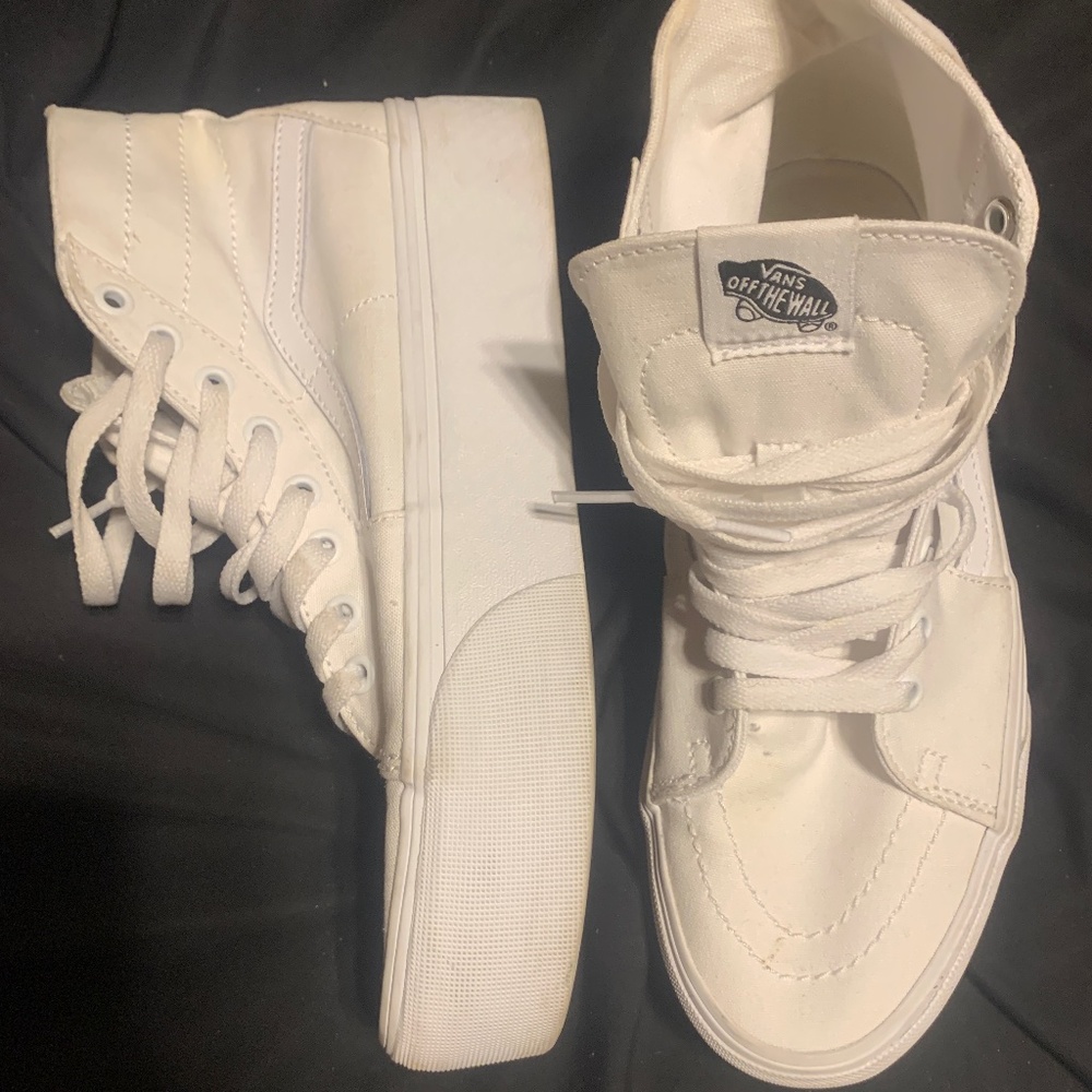 Vans Sk8-Hi Tapered Stackform- True White
Size: Women’s 10 / Men’s 8.5
